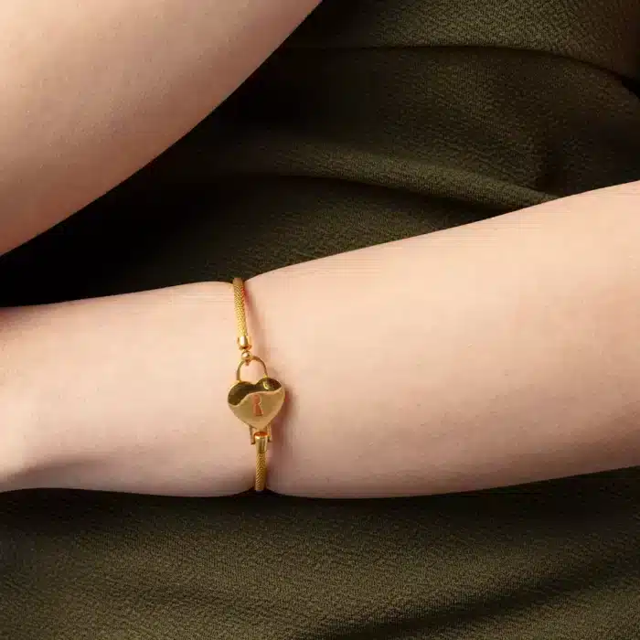 SK 916 Heart Lock Gold Bangle