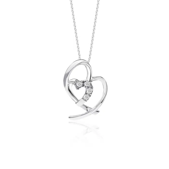 SK diamond necklace featuring an intertwined heart in white gold and sparkling lab grown diamonds